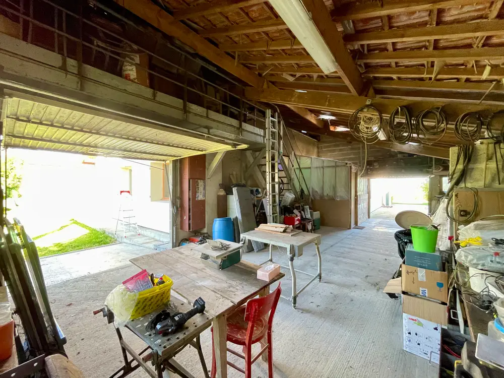 Grand garage de 100m², Maison plain-pied Charmont
